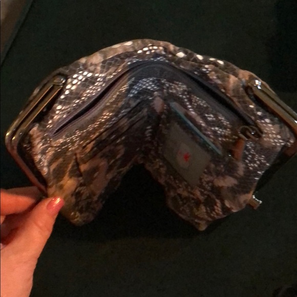 Hobo Clutch Billfold snake-print Silver clasp - Picture 4 of 5